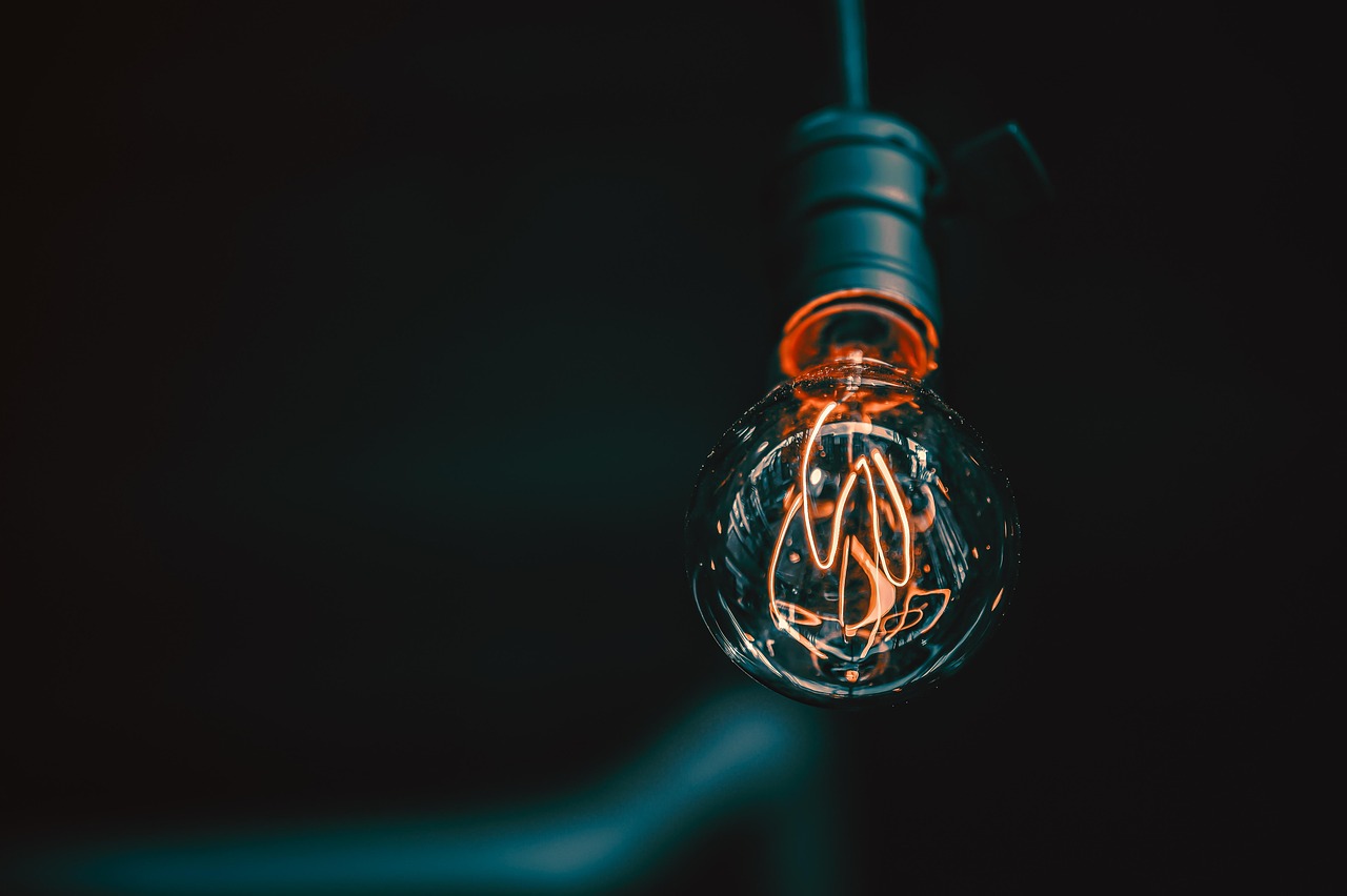 bulb, light, idea, electricity, energy, bulbs, glow, innovation, thought, lighting, design, nature, luminous, books, question, electric, solution, power, glass, sky, filament